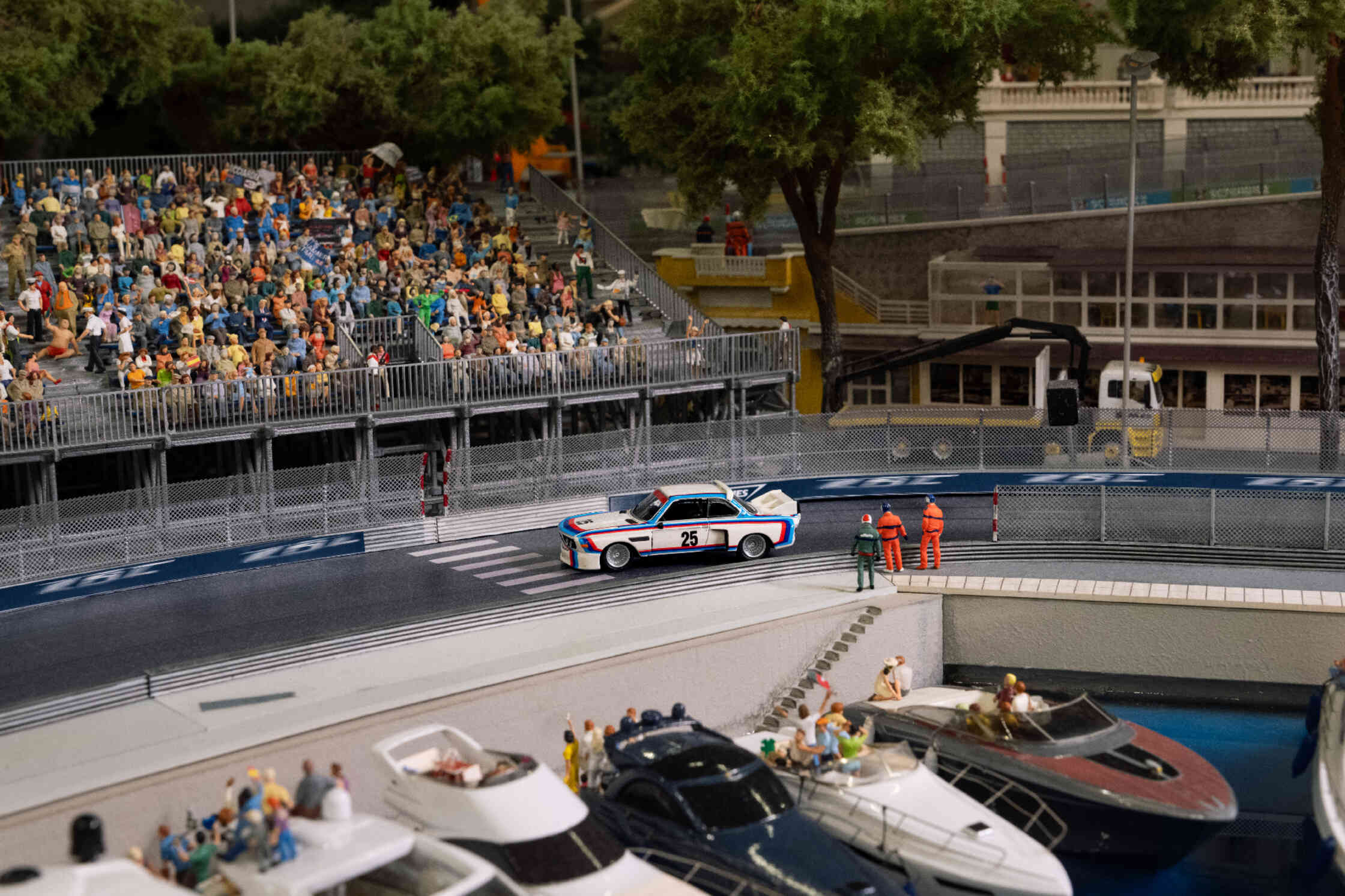 BMW 3.0 CSL Miniature Modelbil (1:64)